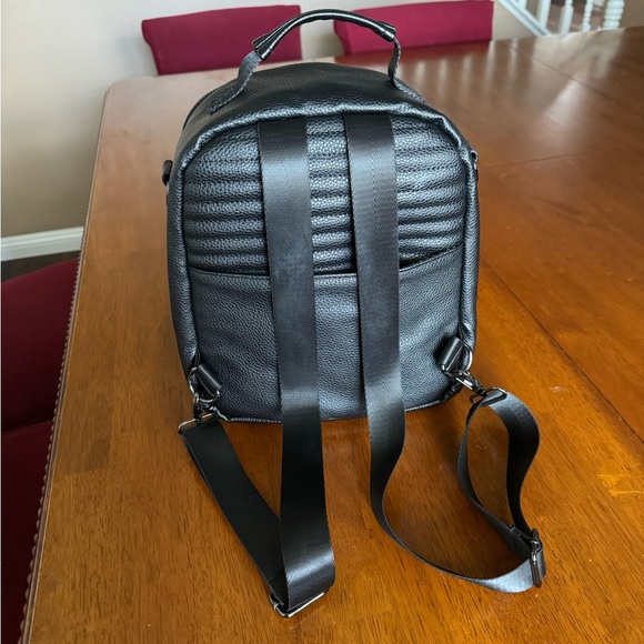 The 1 Mini Backpack - Picture 2 of 6